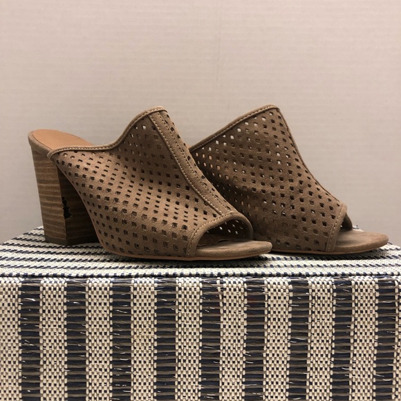 Super Cute Wedges - Picture 2 of 14